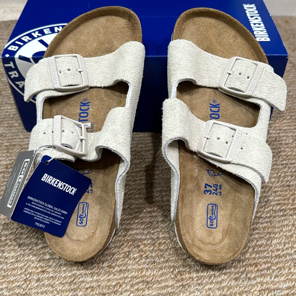 Birkenstock Arizona in Antique White - never worn!